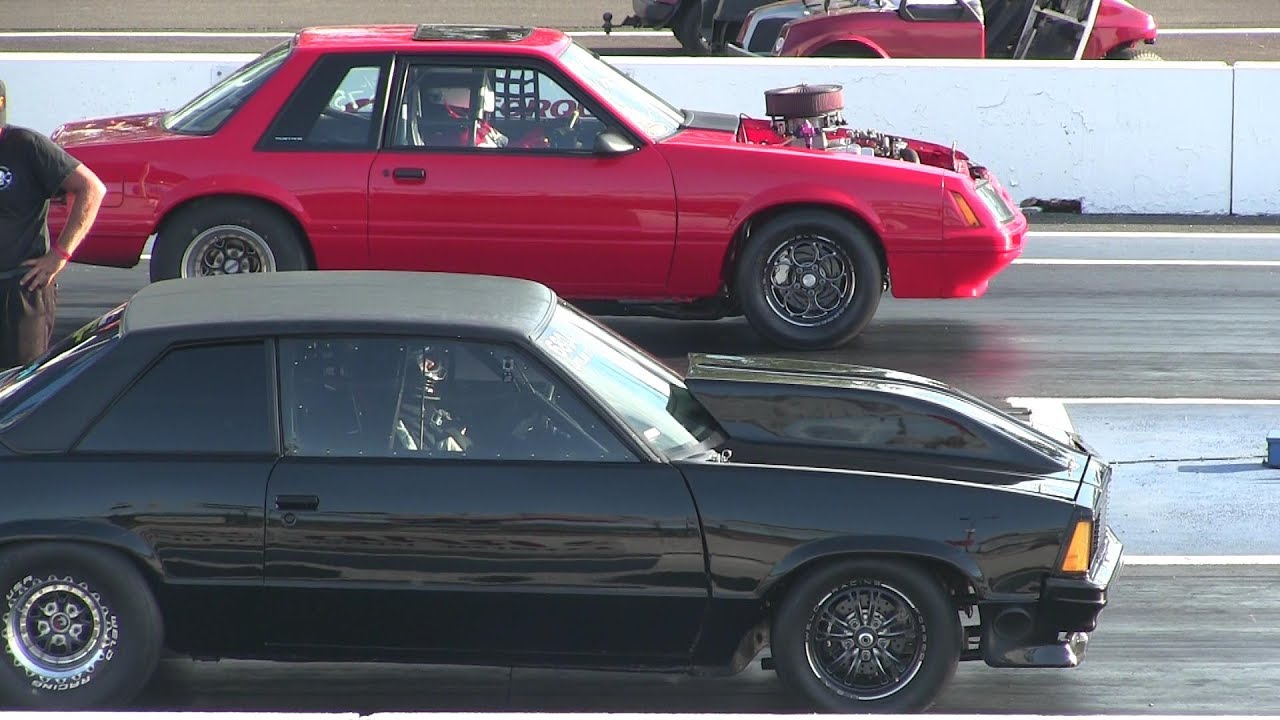 Drag racing-street outlaws and pro-mods running 1/4 mile