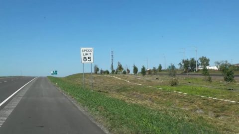 85 MPH 137 KM/H Fastest Highway in America - Texas SH 130 Tollway