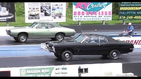 AMERICAN MUSCLE CARS - STOCK APPEARING DRAG RACING