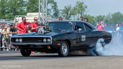 Fast And Furious' 1970 Dodge Charger R/T - Drag Race!