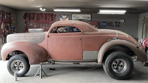 Applying the steering and the front end on the 1940 Ford
