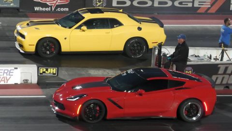 Hellcat vs Corvette - drag racing