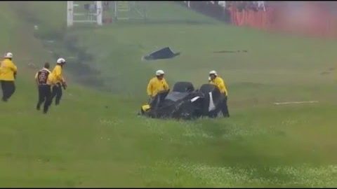NHRA: Dragster incidente a 350 km/h, auto distrutta!