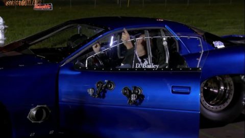 Memphis street outlaws | Dennis Bailey drives a Silverback gorilla on the road