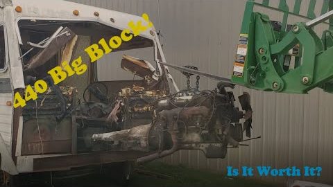 FORGOTTEN MOPAR 440 Motorhome Removal - General Mayhem Roadkill Style