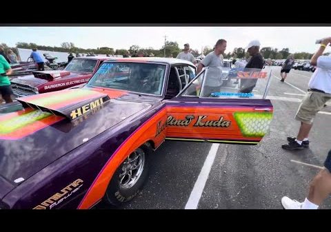 Q1 Sox & Martin Hemi challenge the cars @ U.S Nationals #nhra #dragracing 😎